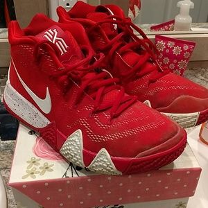 Nike 7.5 Kyrie's